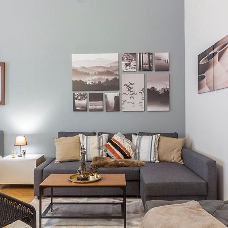 Spacious & Cozy Downtown Apartment With Balcony Budapest Eksteriør bilde
