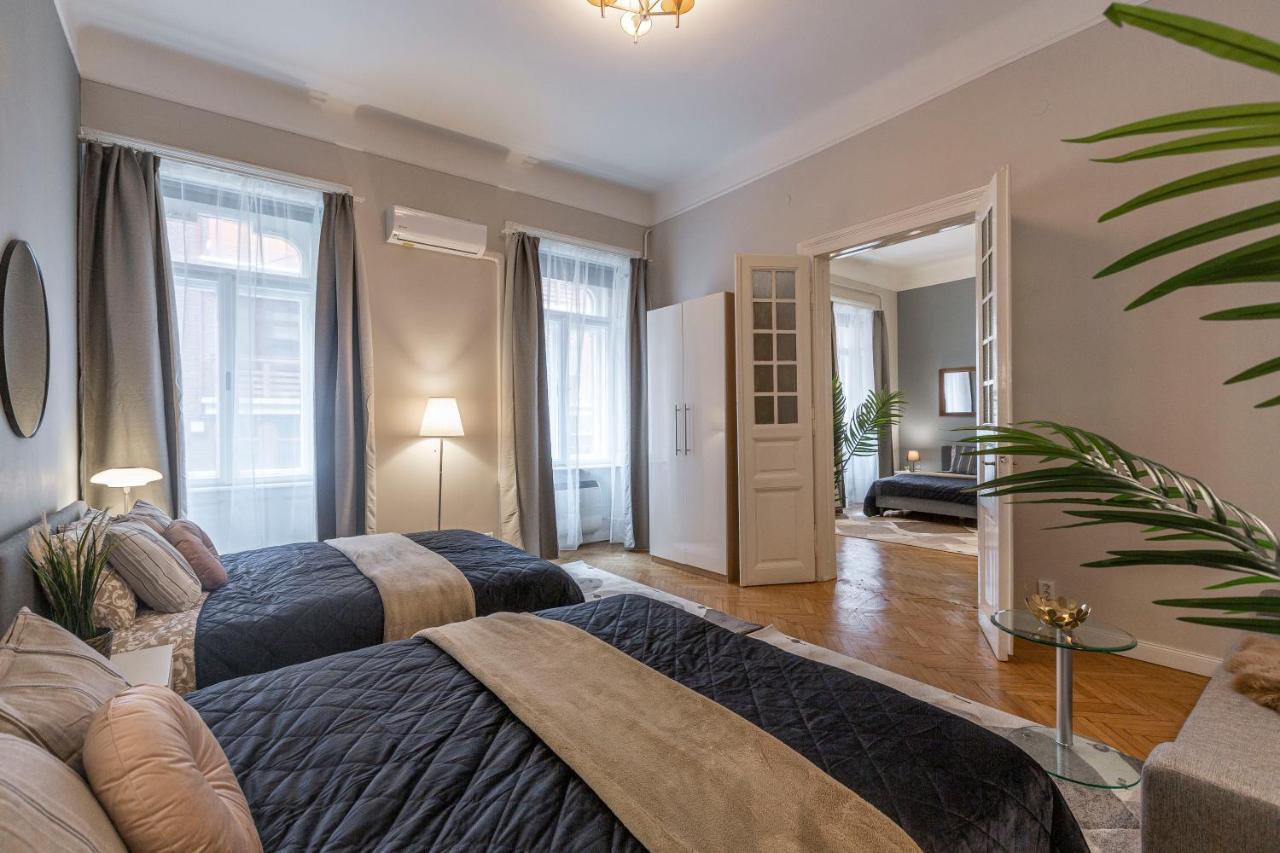 Spacious & Cozy Downtown Apartment With Balcony Budapest Eksteriør bilde