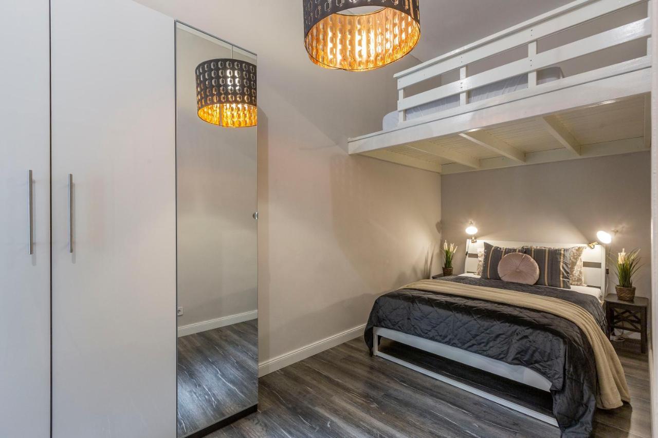 Spacious & Cozy Downtown Apartment With Balcony Budapest Eksteriør bilde