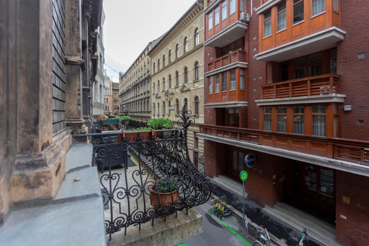 Spacious & Cozy Downtown Apartment With Balcony Budapest Eksteriør bilde