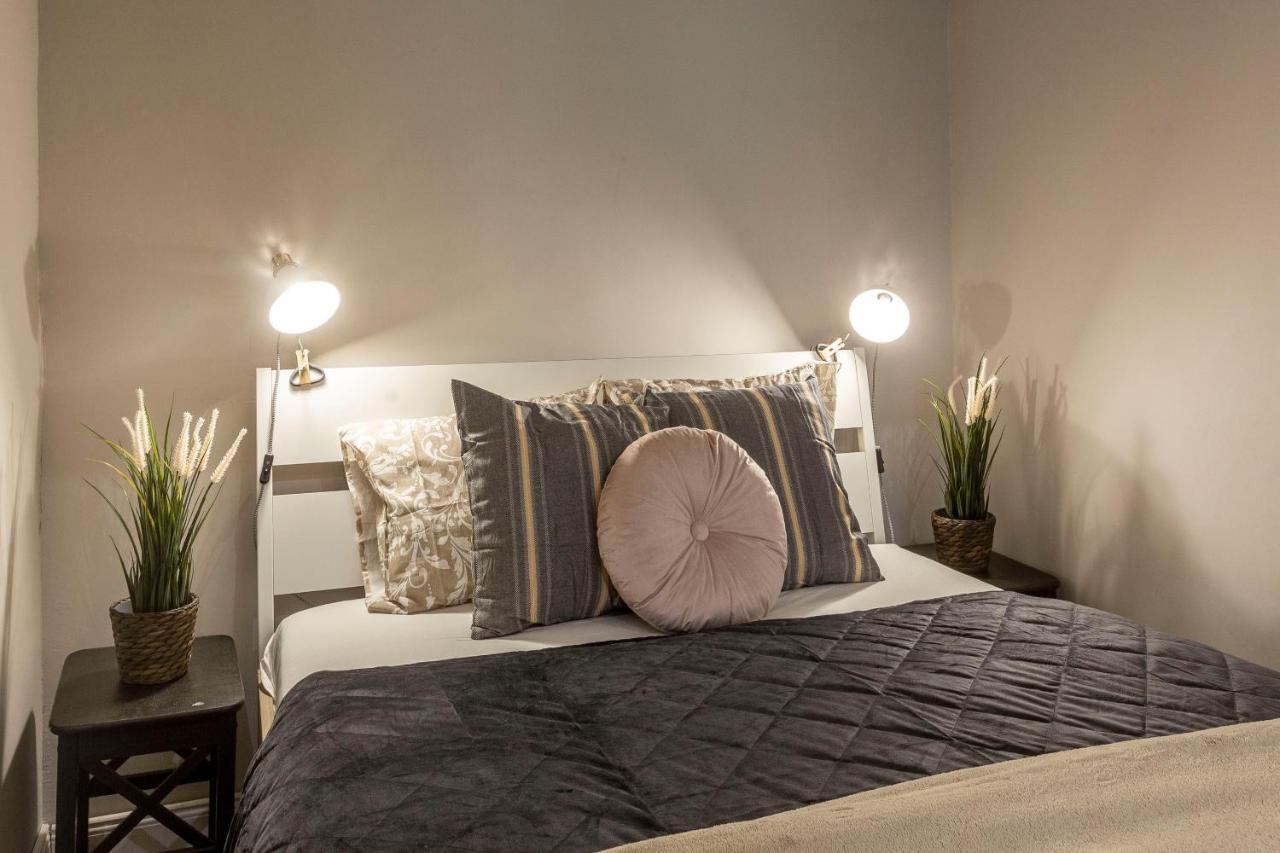 Spacious & Cozy Downtown Apartment With Balcony Budapest Eksteriør bilde