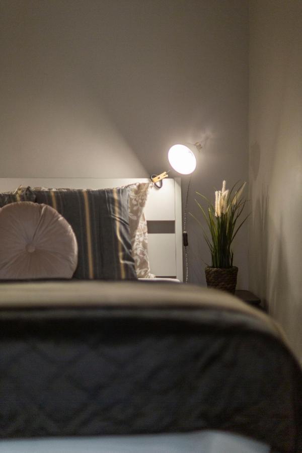 Spacious & Cozy Downtown Apartment With Balcony Budapest Eksteriør bilde